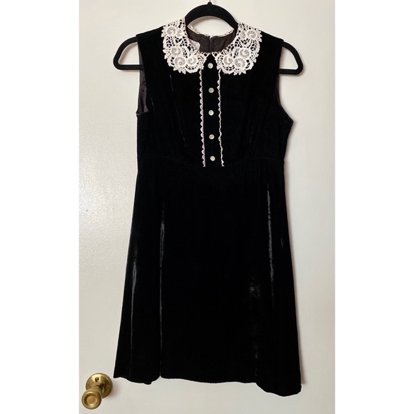 lace peter pan collar dress